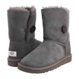 UGG Original Bailey Button Gray 6